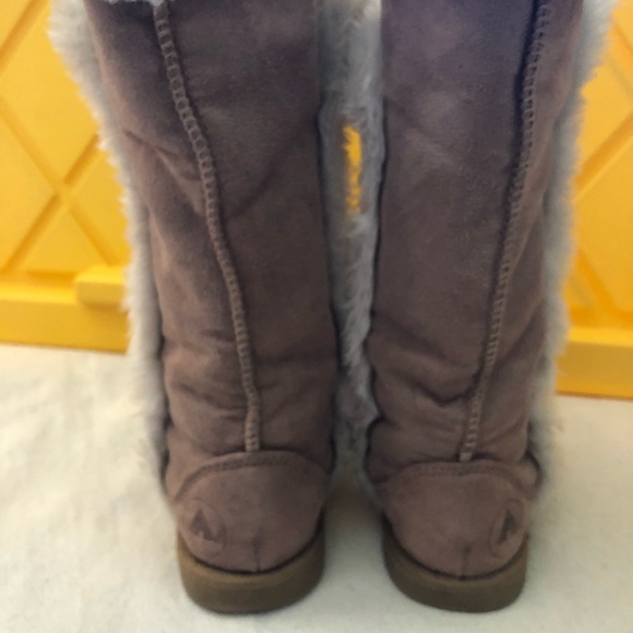 Girls cute brown faux soft leather boots with fur.=,  Bundle and Save!! - Picture 3 of 5